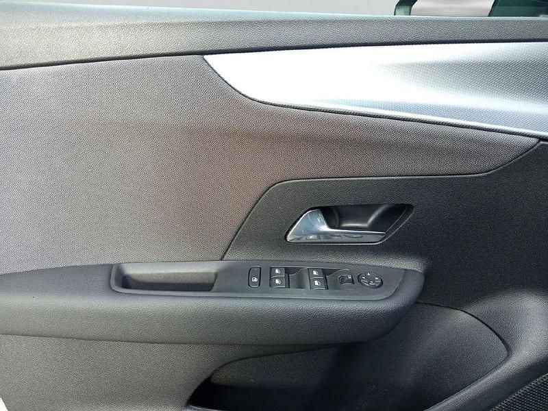 Gebraucht Opel Mokka-e Edition 100 kW (136 PS) 2022 Kontrast grau/quarz silber SUV