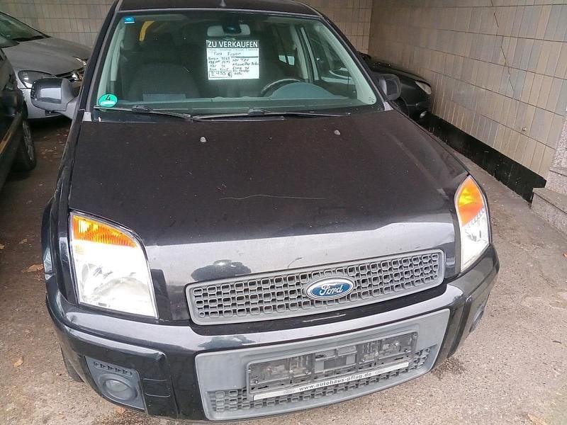 Gebraucht Ford Fusion 80 PS (58 kW) 2012 Schwarz Kleinwagen