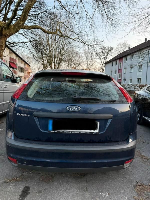 Gebraucht Ford Focus 80 PS (58 kW) 2005 Blau Kleinwagen