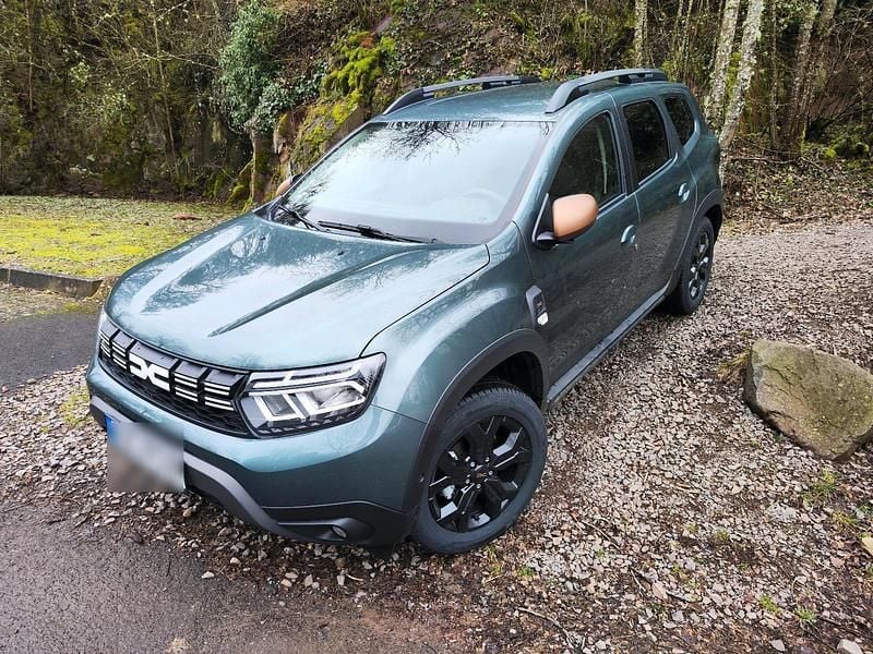 Grün Gebraucht 2023 Dacia Duster SUV | 17.900 € (Guter Preis) - Bild 1/4