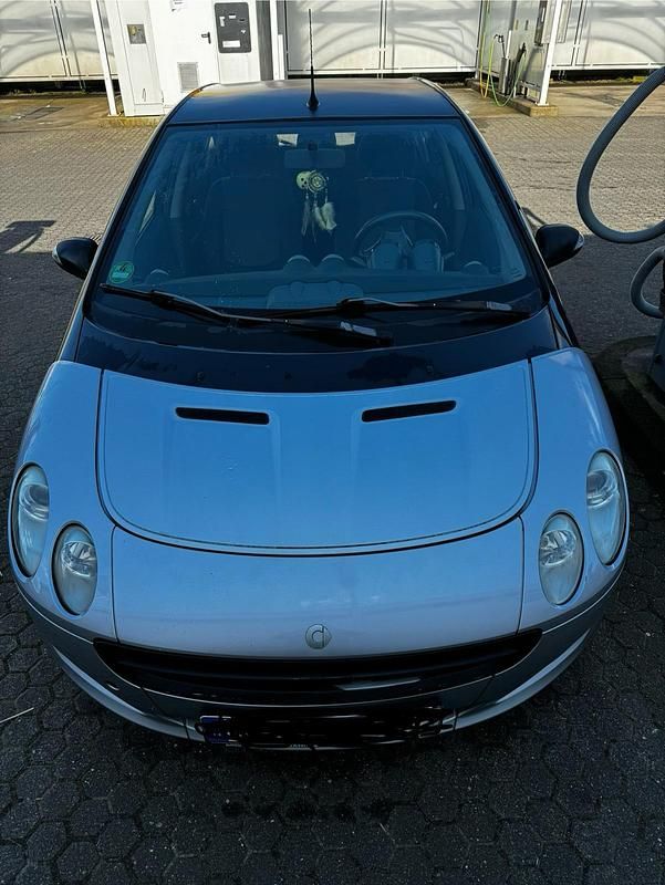 Grau Gebraucht 2004 Smart ForFour Pulse Kleinwagen | 1.050 € (Fairer Preis) - Bild 1/4