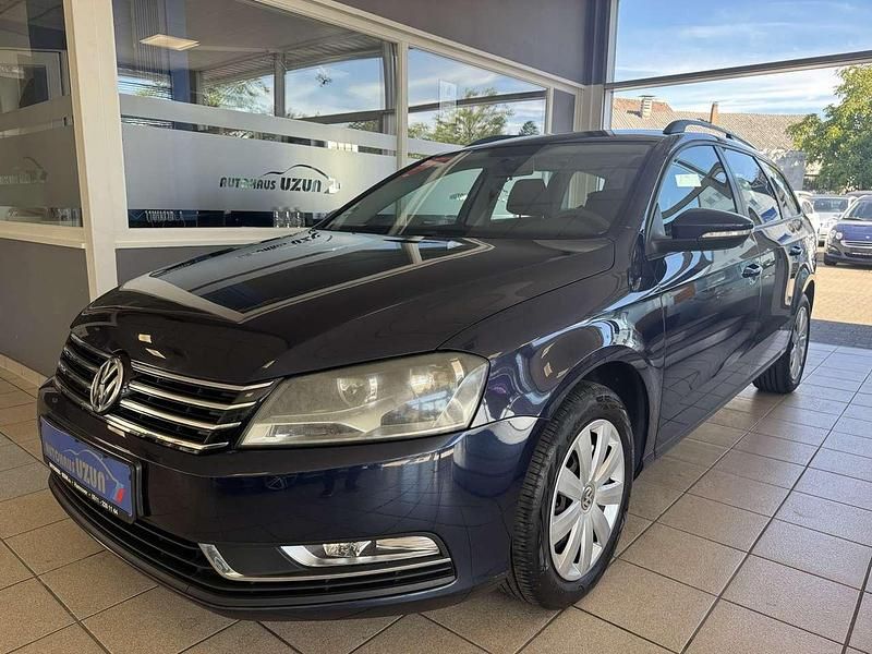 Gebraucht VW Passat Trendline 122 PS (89 kW) 2011 Blau Kombi