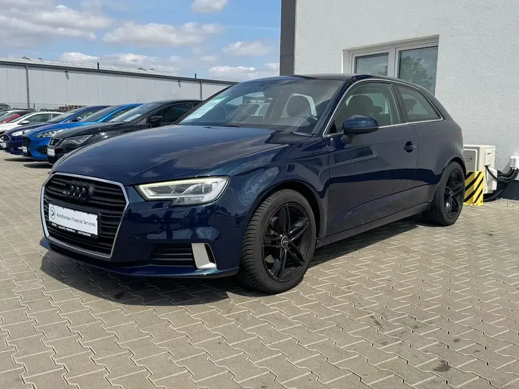 Gebraucht Audi A3 Sport 116 PS (85 kW) 2016 Grün Limousine