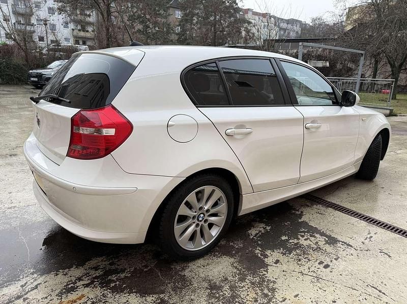 Gebraucht BMW 116 122 PS (89 kW) 2009 Alpinweiss iii Kleinwagen