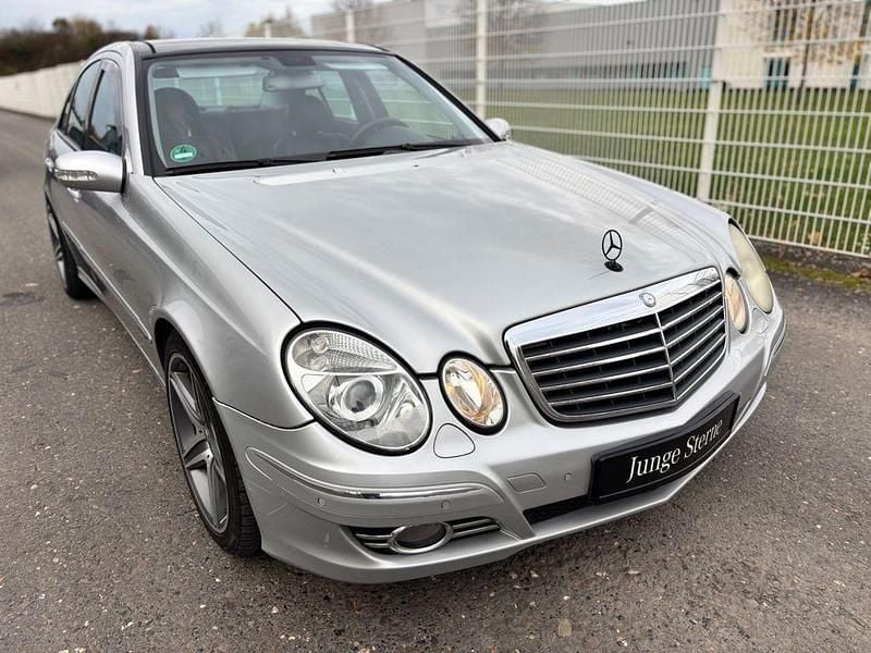 Silber Gebraucht 2003 Mercedes E500 Limousine | 4.900 € (Superpreis) - Bild 1/4