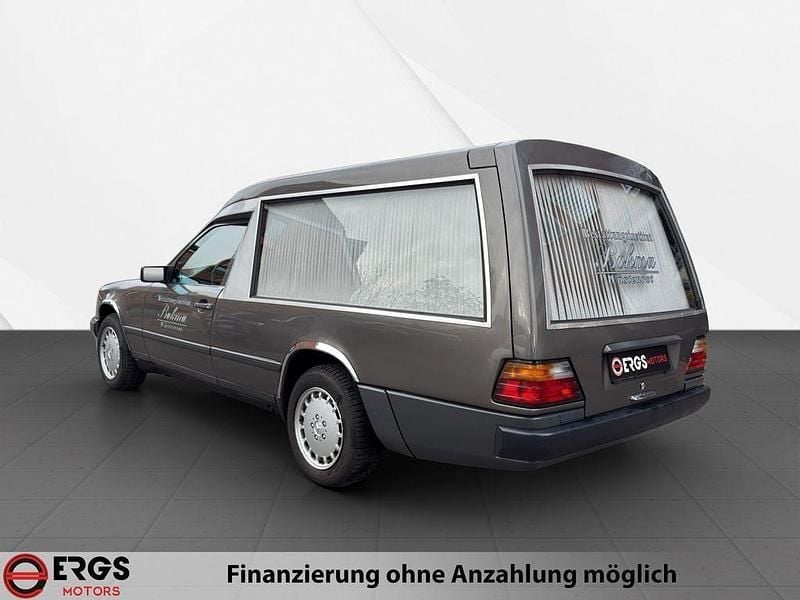 Gebraucht Mercedes E230 132 PS (97 kW) 1989 Grau Kombi