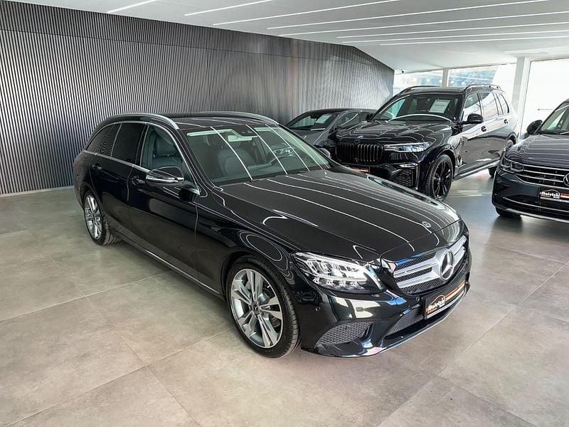 Schwarz Gebraucht 2019 Mercedes C300 Limousine | 22.950 € (Superpreis) - Bild 1/4