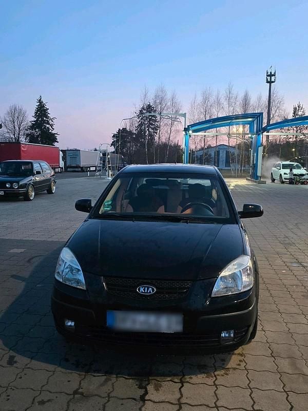Gebraucht Kia Rio 97 PS (71 kW) 2006 Schwarz Kleinwagen