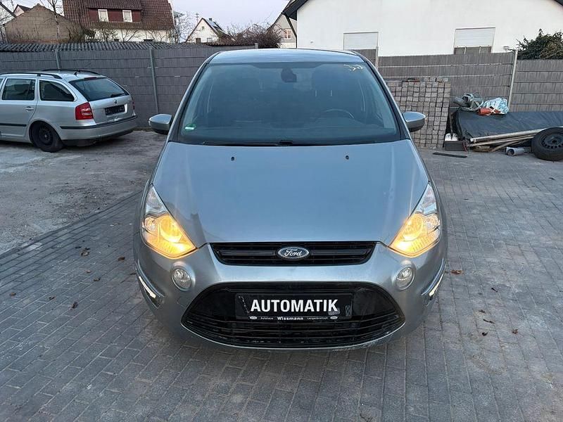 Gebraucht Ford S-MAX Champions Edition 140 PS (102 kW) 2013 Silber Van / Kleinbus