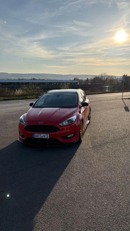 Gebraucht Ford Focus ST-Line 190 PS (139 kW) 2016 Rot Kombi