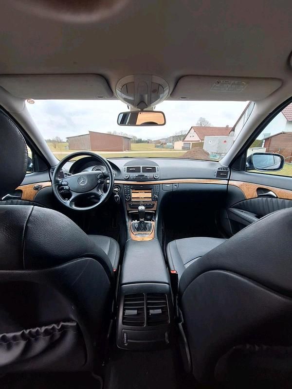 Gebraucht Mercedes E220 170 PS (125 kW) 2008 Schwarz Kombi