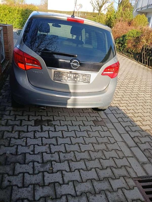 Gebraucht Opel Meriva Edition 140 PS (102 kW) 2014 Braun Van / Kleinbus