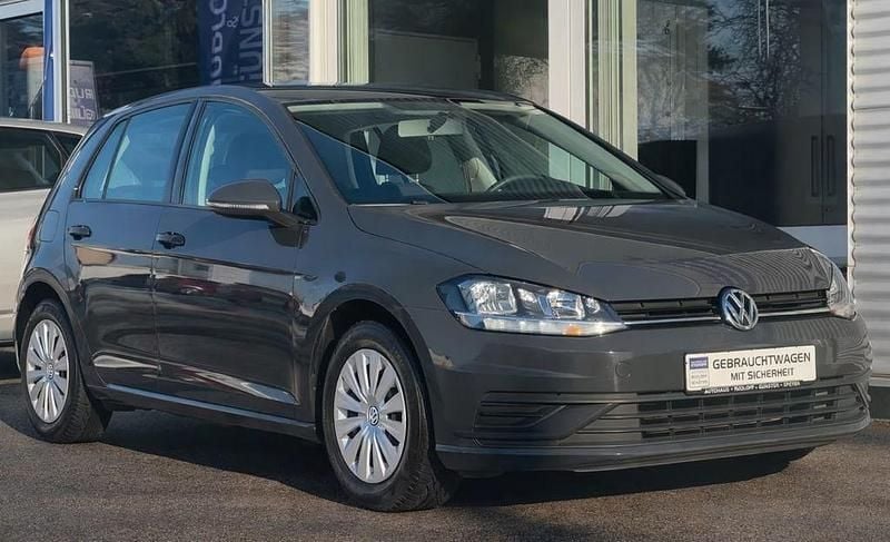 Gebraucht VW Golf VII Trendline 86 PS (63 kW) 2018 Grau Limousine