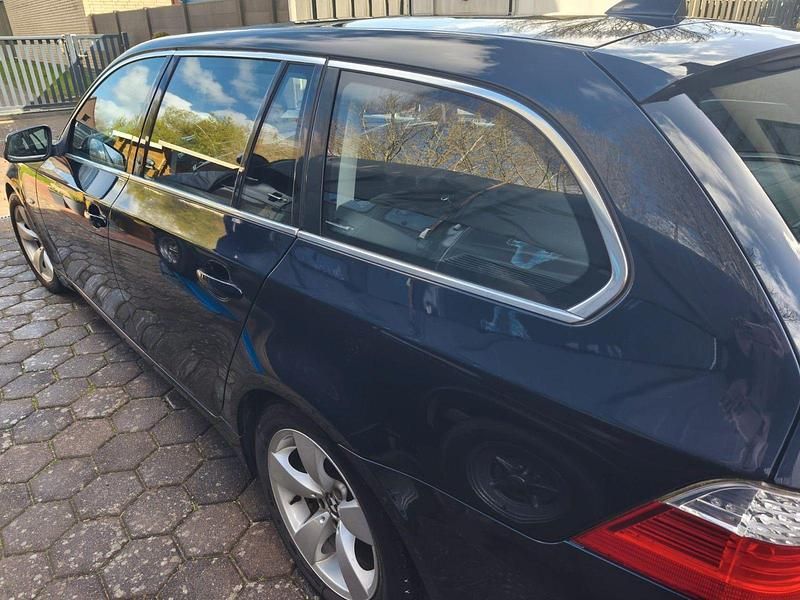 Second-hand BMW 525 197 CP (144 kW) 2009 Albastru Break