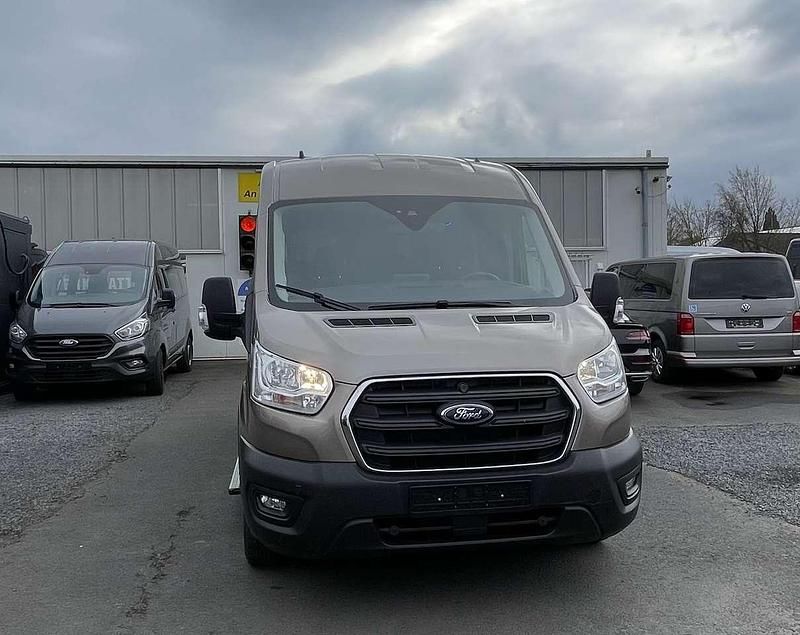 Second-hand Ford Transit 131 CP (96 kW) 2023 Argintiu Monovolum