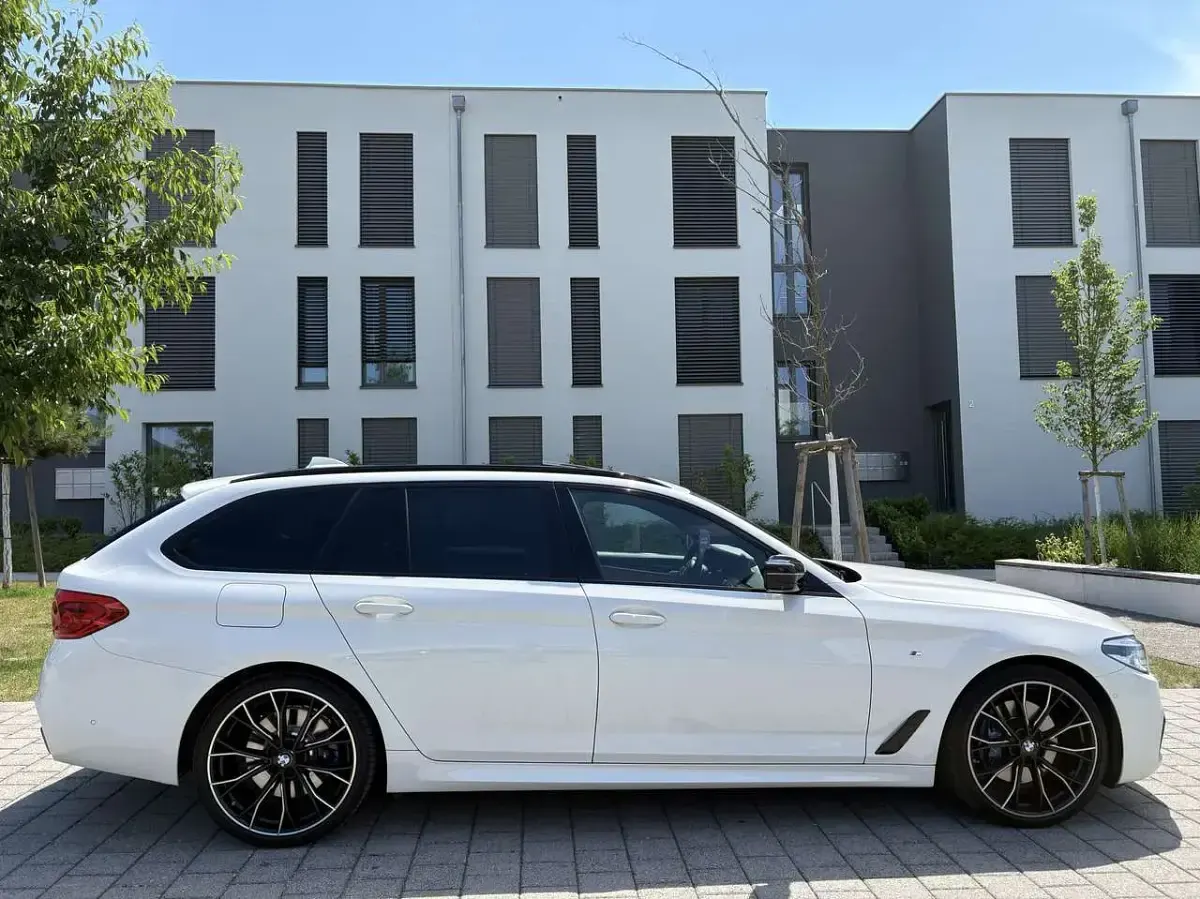 Gebraucht BMW 530 M Sport 265 PS (194 kW) 2019 Weiß Kombi