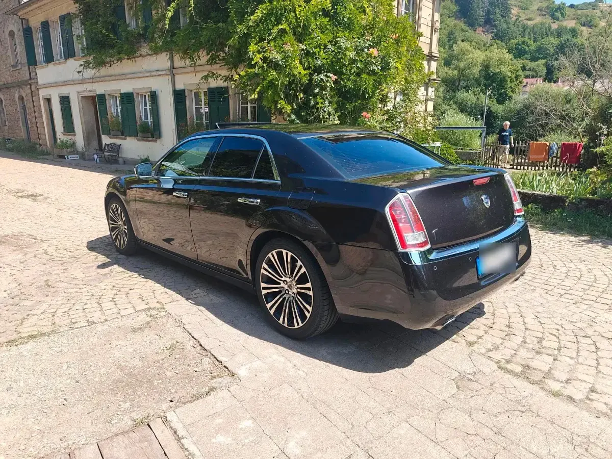 Gebraucht Chrysler 300C 240 PS (176 kW) 2012 Braun Limousine