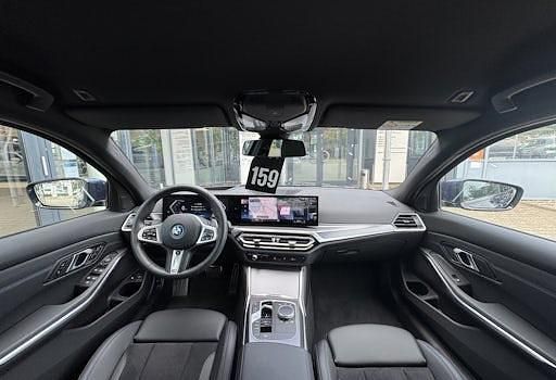Gebraucht BMW 330e M Sport 292 PS (214 kW) 2024 Tansanitblau ii Limousine
