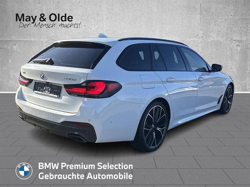 Gebraucht BMW 530 Performance 286 PS (210 kW) 2023 Weiss Kombi