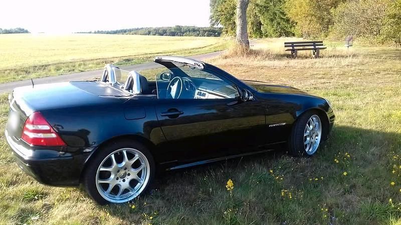 Gebraucht Mercedes SLK230 193 PS (141 kW) 2002 Schwarz Cabrio