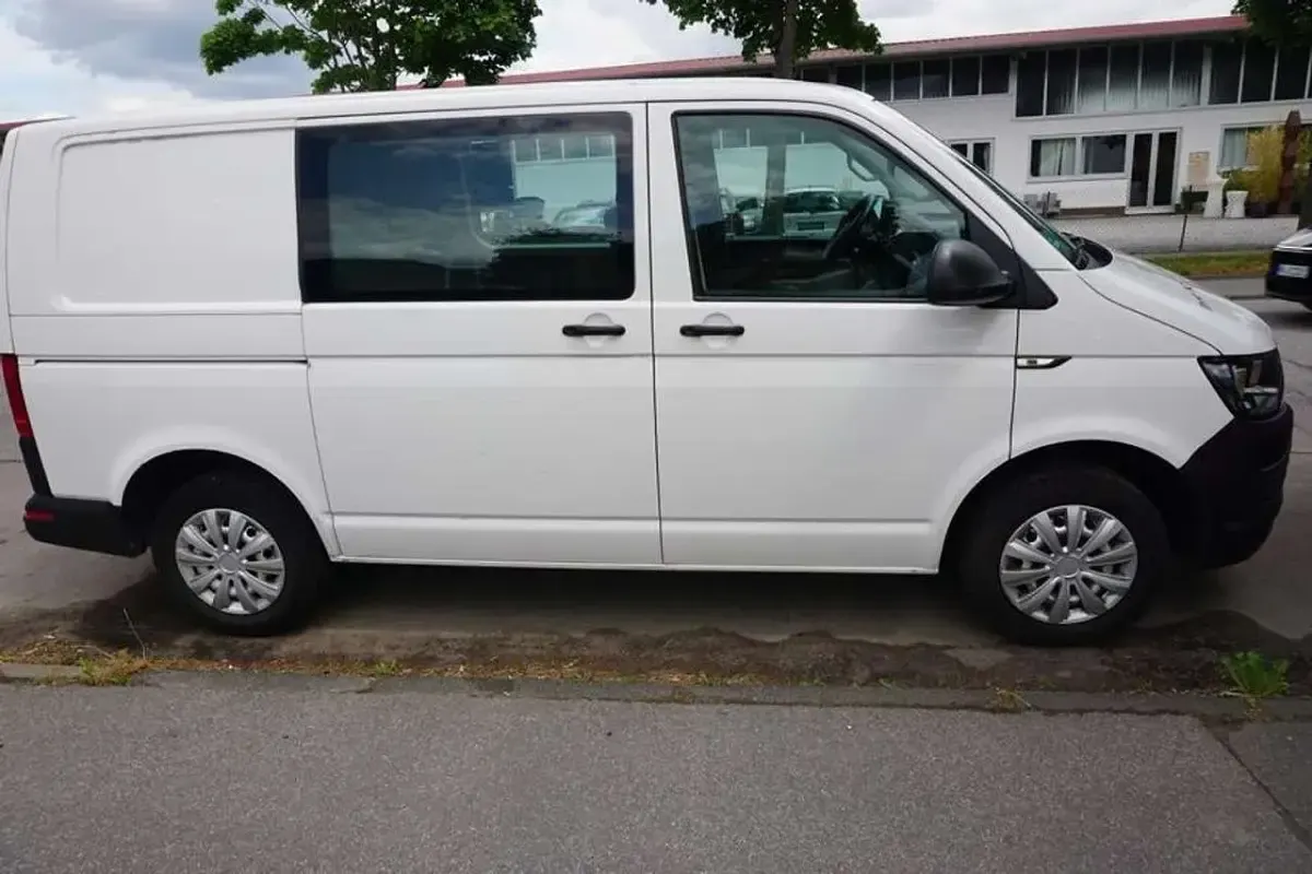Gebraucht VW Transporter 102 PS (75 kW) 2019 Candyweiß Van