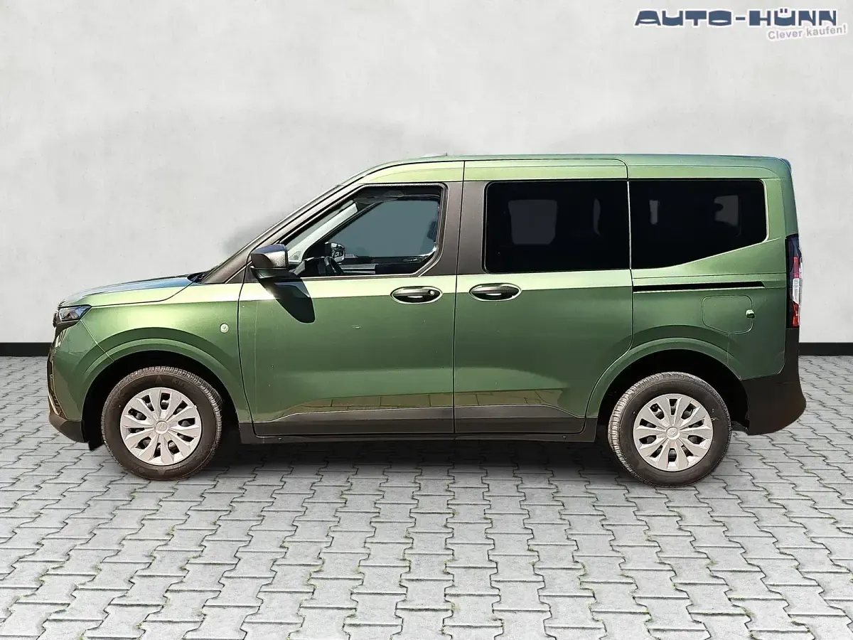Neu Ford Tourneo Courier Trend 125 PS (91 kW) 2026 Bursting green metallic Van / Kleinbus