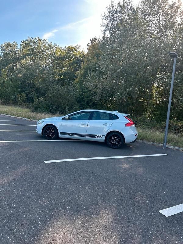 Gebraucht Volvo V40 150 PS (110 kW) 2013 Blau Limousine