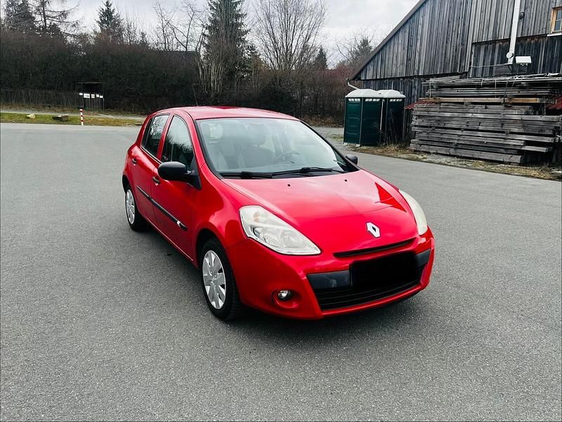 Gebraucht Renault Clio II Expression 75 PS (55 kW) 2009 Rot Kleinwagen