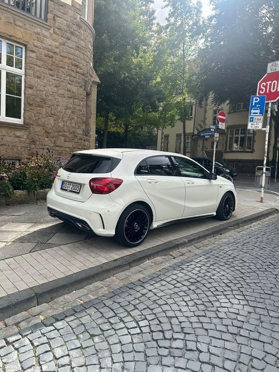 Weiß Gebraucht 2018 Mercedes A180 AMG Limousine | 21.000 € (Guter Preis) - Bild 1/4