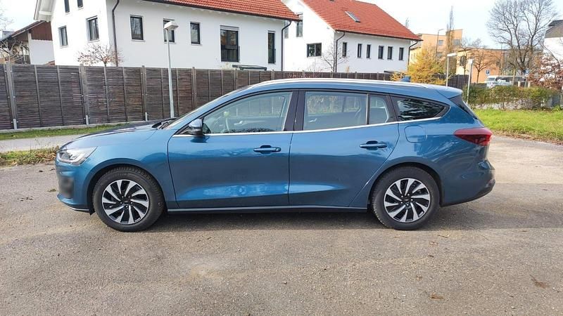 Gebraucht Ford Focus Titanium 125 PS (91 kW) 2023 Kombi