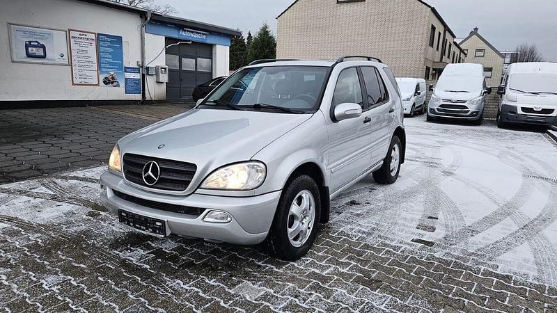Silber Gebraucht 2002 Mercedes ML270 SUV | 7.900 € (Teuer) - Bild 1/4