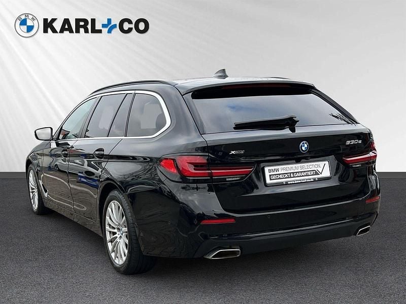 Gebraucht BMW 530e Sport Line 292 PS (214 kW) 2022 Schwarz ii Kombi