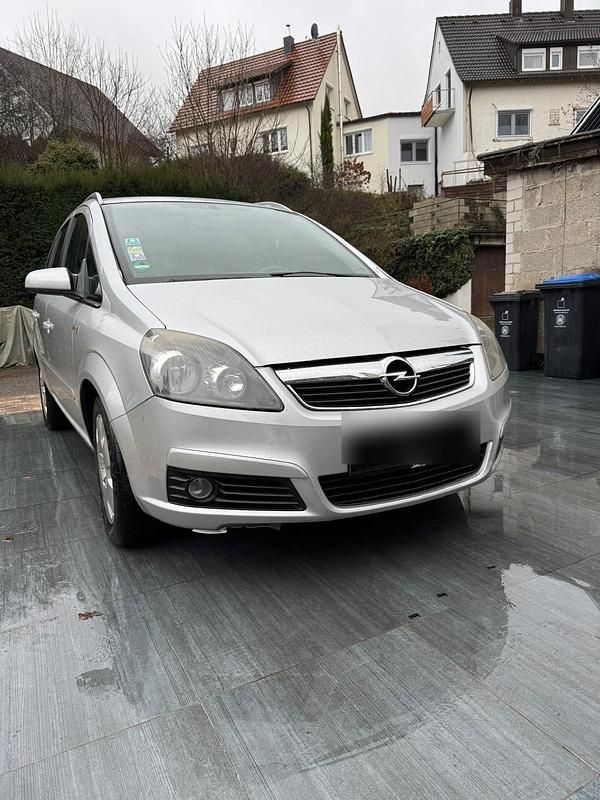 Silber Gebraucht 2007 Opel Zafira Van / Kleinbus | 3.900 € (Etwas zu teuer) - Bild 1/4