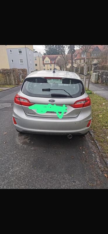 Gebraucht Ford Fiesta 101 PS (74 kW) 2018 Silber Kleinwagen