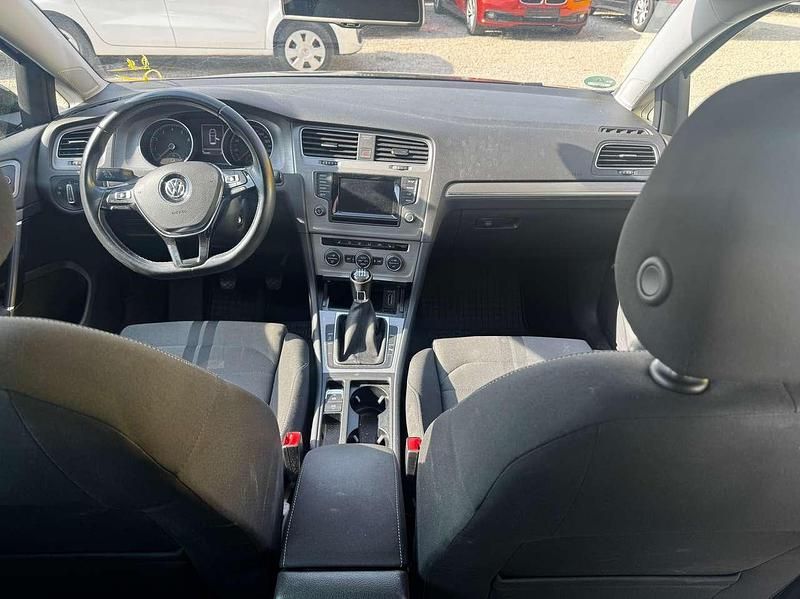 Gebraucht VW Golf VII Comfortline 140 PS (102 kW) 2014 Deep black perleffekt Kleinwagen