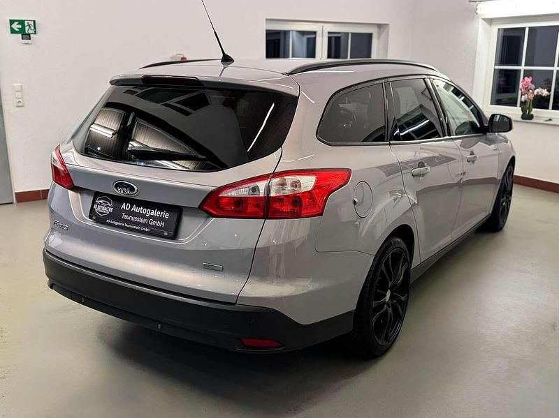 Gebraucht Ford Focus SYNC Edition 125 PS (91 kW) 2014 Micastonesilber metallic Kombi