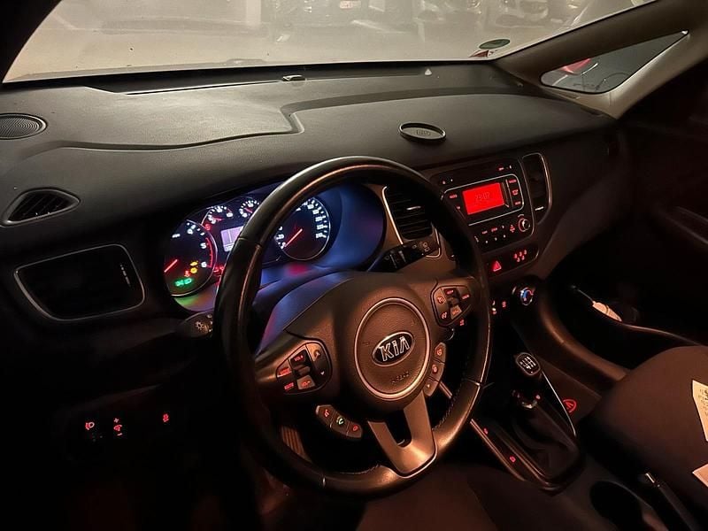 Grau Gebraucht 2013 Kia Carens Edition 7 Van / Kleinbus | 4.999 € (Superpreis) - Bild 1/4