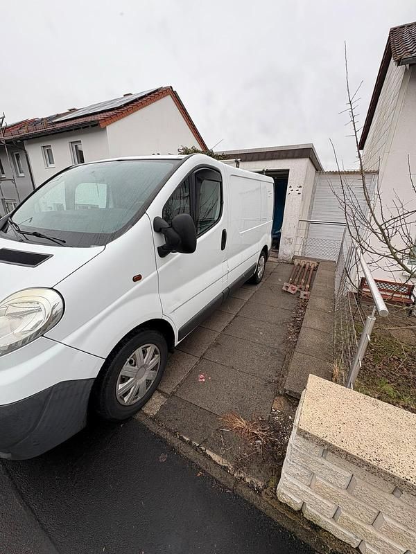 Gebraucht Opel Vivaro 116 PS (85 kW) 2010 Weiß Van / Kleinbus