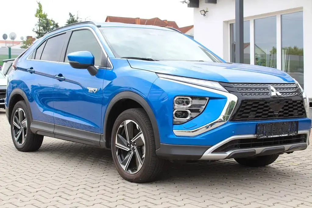 Gebraucht Mitsubishi Eclipse Cross Plus 188 PS (138 kW) 2022 Blau SUV