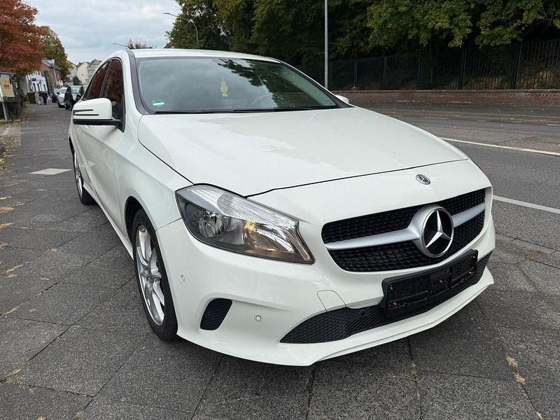 Gebraucht 2017 Mercedes A200 Limousine | 9.500 € (Superpreis) - Bild 1/4