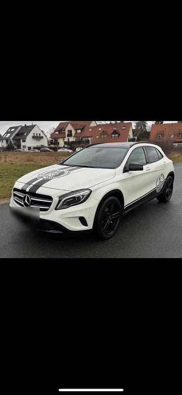 Gebraucht Mercedes GLA200 156 PS (114 kW) 2016 Weiß SUV