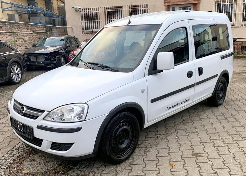 Weiß Gebraucht 2006 Opel Combo Van / Kleinbus | 4.300 € (Etwas zu teuer) - Bild 1/4