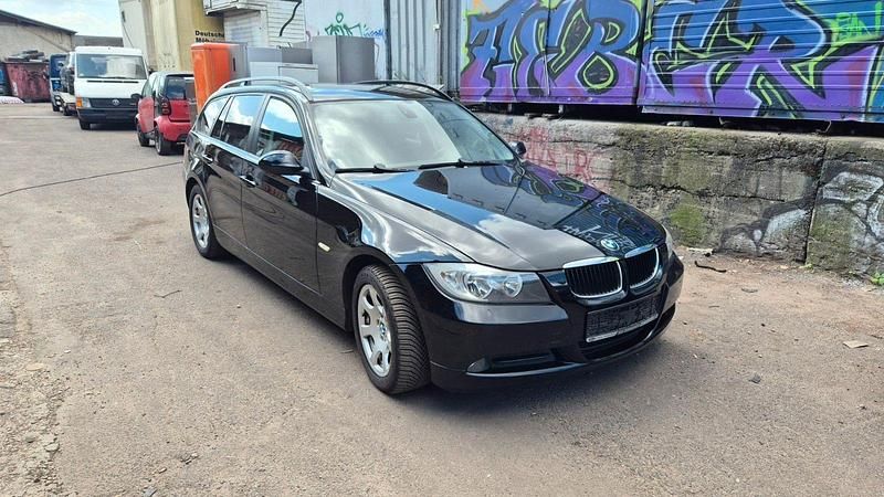 Schwarz Gebraucht 2008 BMW 318 Kombi | 4.300 € (Guter Preis) - Bild 1/4