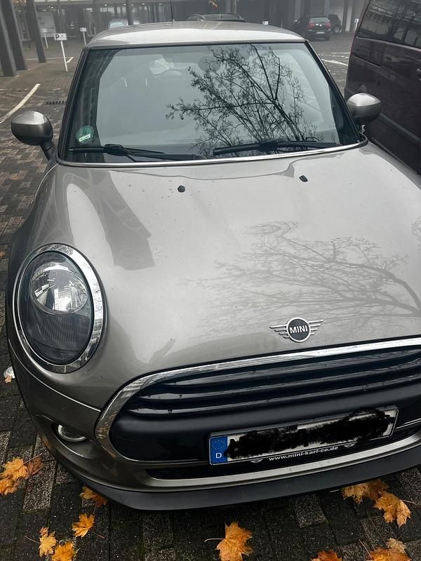 Grau Gebraucht 2019 Mini ONE Kleinwagen | 14.900 € - Bild 1/4