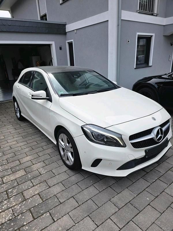 Brugt Mercedes A180 122 HK (89 kW) 2017 Hvid Sedan