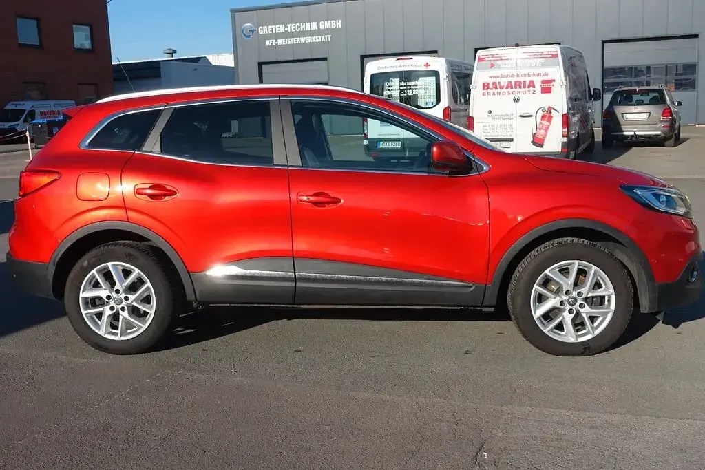Używany Renault Kadjar XMOD 131 KM (96 kW) 2017 Czerwony SUV