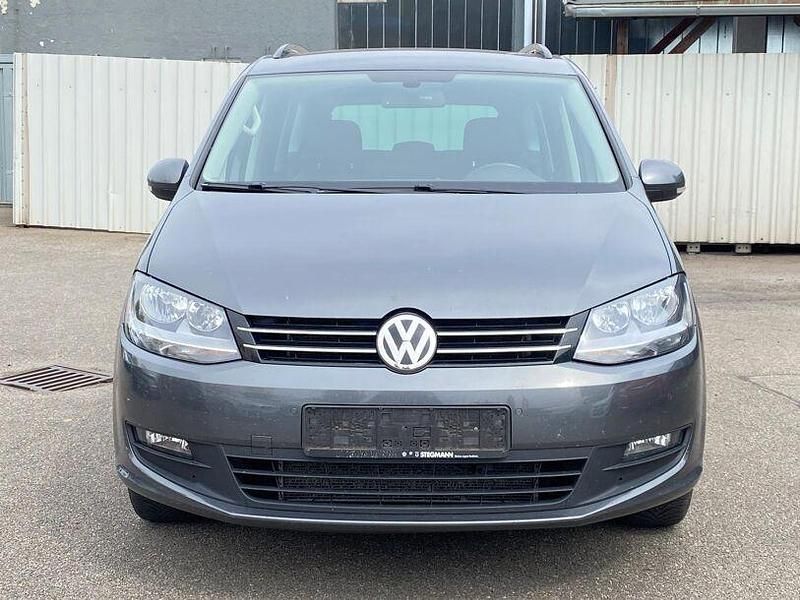 Gebraucht VW Sharan Trendline 150 PS (110 kW) 2018 Grau Van / Kleinbus