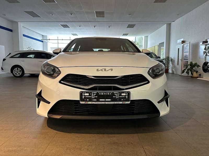 Gebraucht Kia Ceed Sportswagon Vision 101 PS (74 kW) 2023 Carraraweiß Kombi
