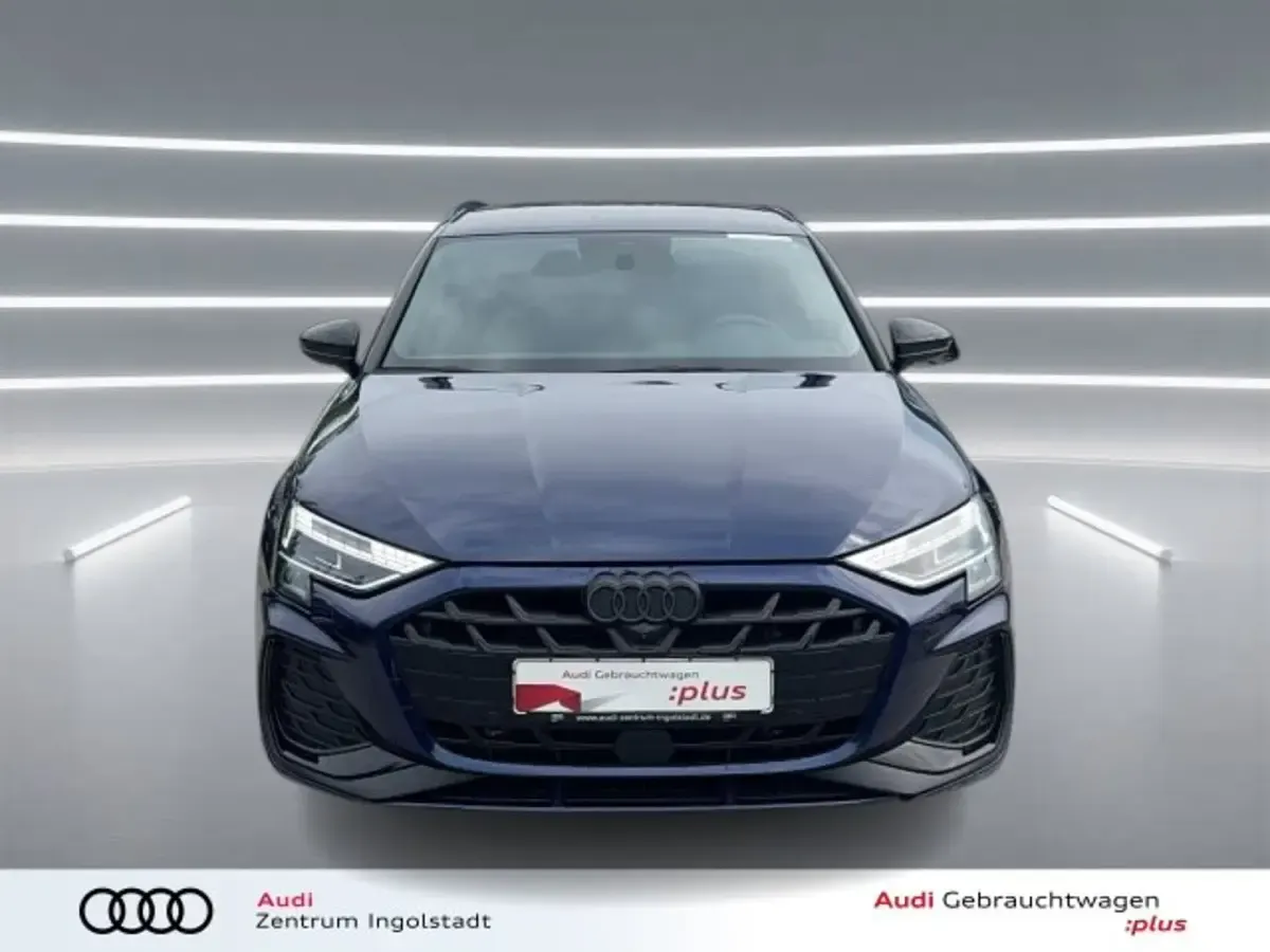 Gebraucht Audi A3 Sportback e-tron S-Line 272 PS (200 kW) 2026 Navarrablau metallic Kleinwagen