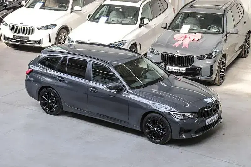 Gebraucht BMW 330 Advantage 265 PS (194 kW) 2019 Grau Kombi